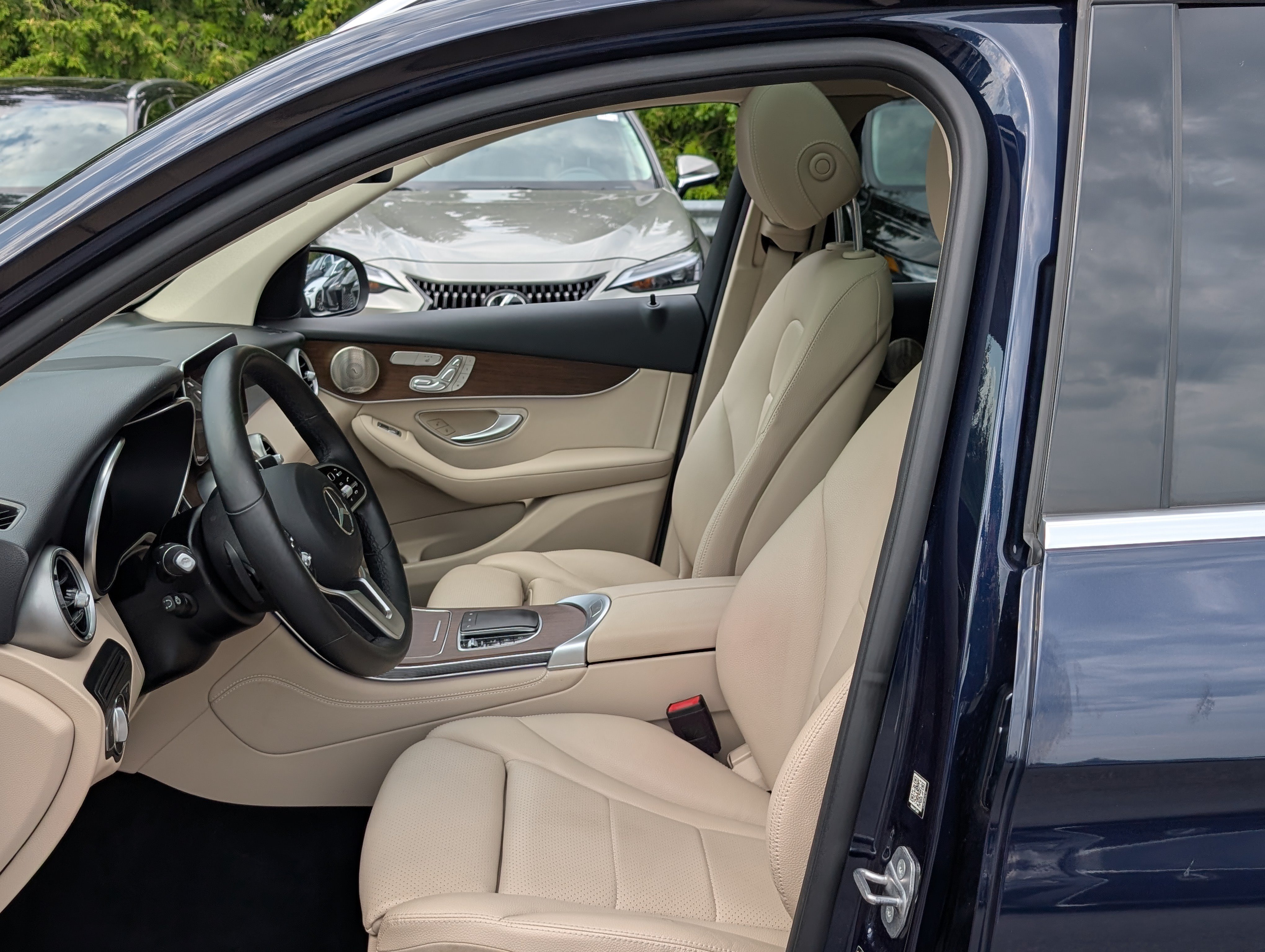 Used 2021 Mercedes-Benz GLC 300 4MATIC image 16
