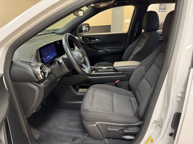 Used 2025 Chevrolet Equinox LT FWD image 8