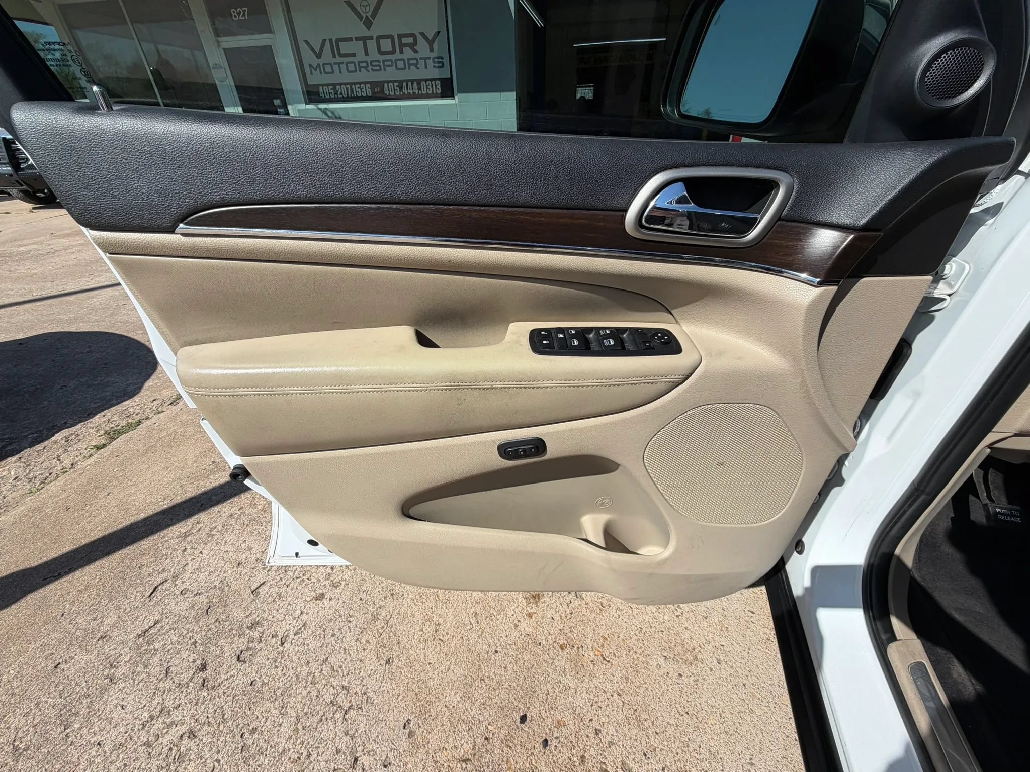 Used 2017 Jeep Grand Cherokee Limited w/ Luxury Group II RWD image 14