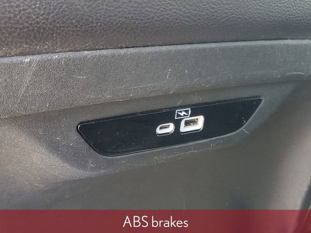 Used 2022 Chrysler Pacifica Touring-L image 38