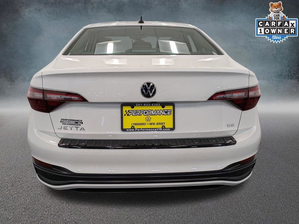 Used 2024 Volkswagen Jetta SE w/ Black Wheel Package image 6