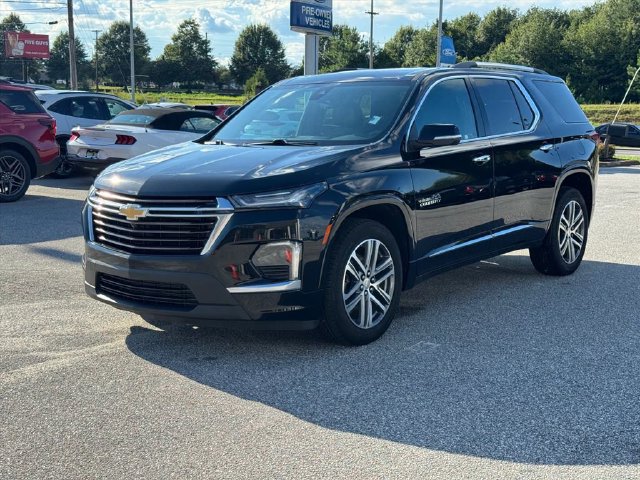 Used 2023 Chevrolet Traverse High Country w/ LPO, Floor Liner Package AWD/4WD image 8