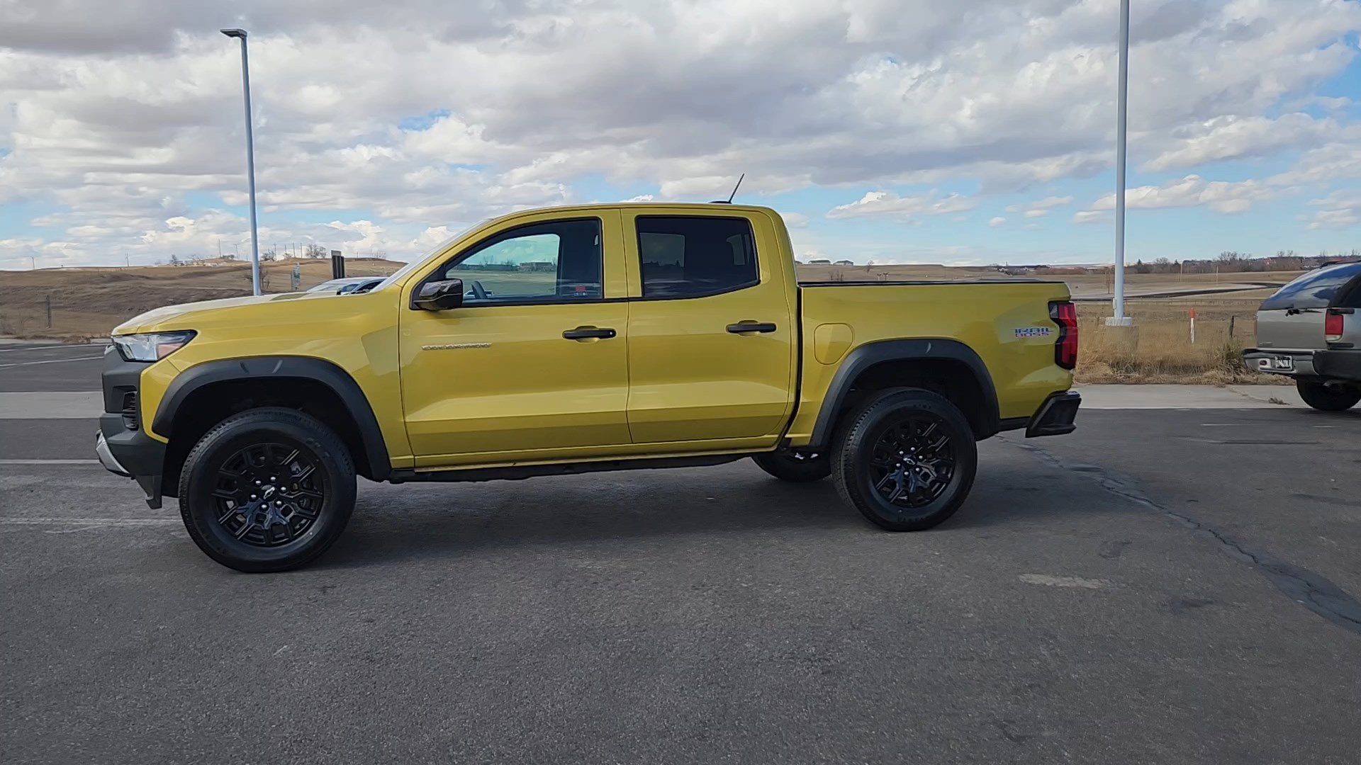 Used 2024 Chevrolet Colorado Trail Boss w/ Technology Package image 2