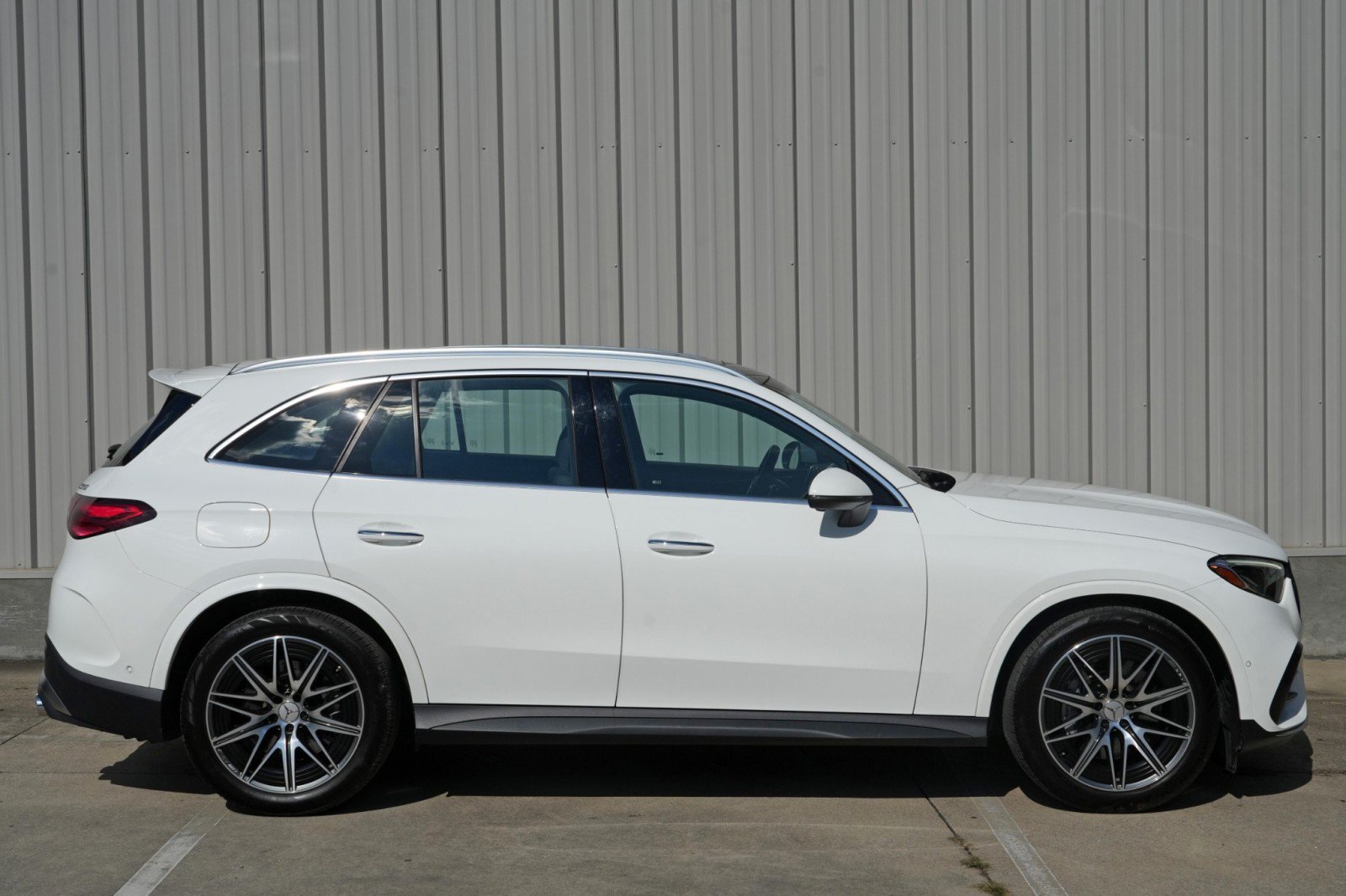 Used 2024 Mercedes-Benz GLC 43 AMG 4MATIC image 57