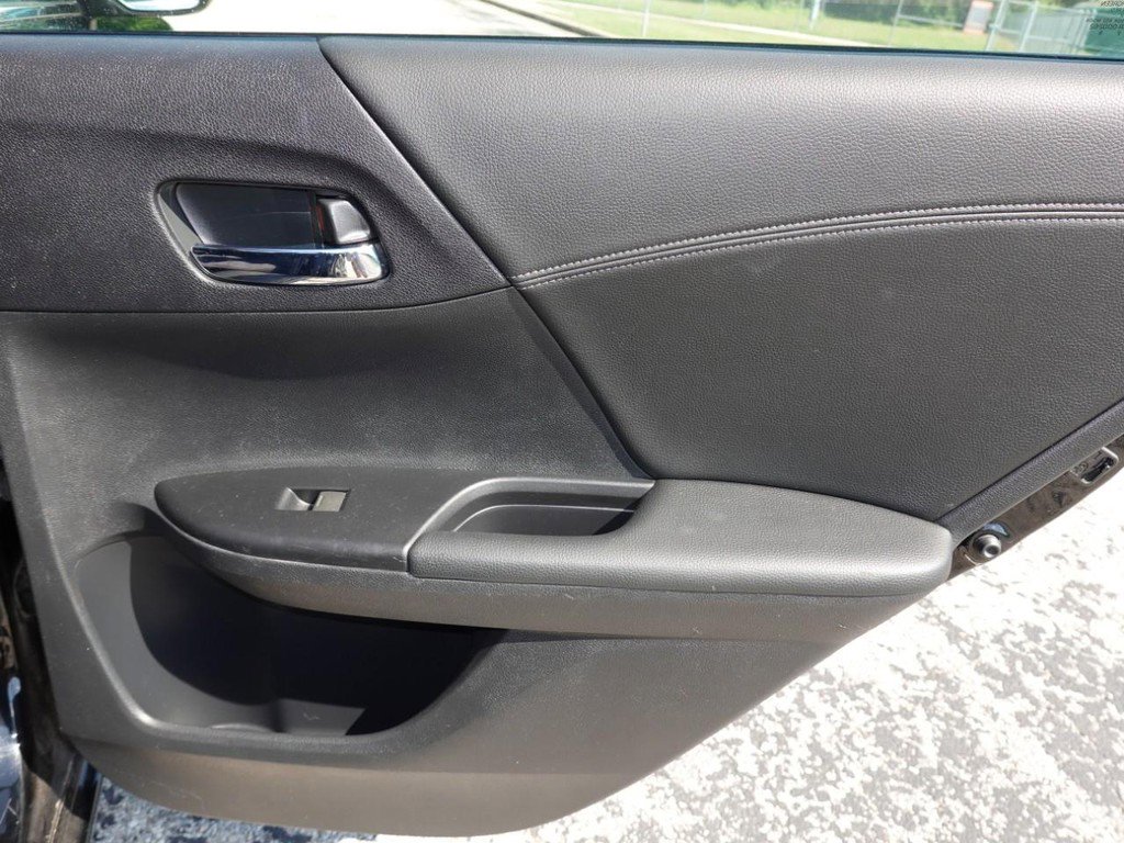 Used 2013 Honda Accord Sport image 25