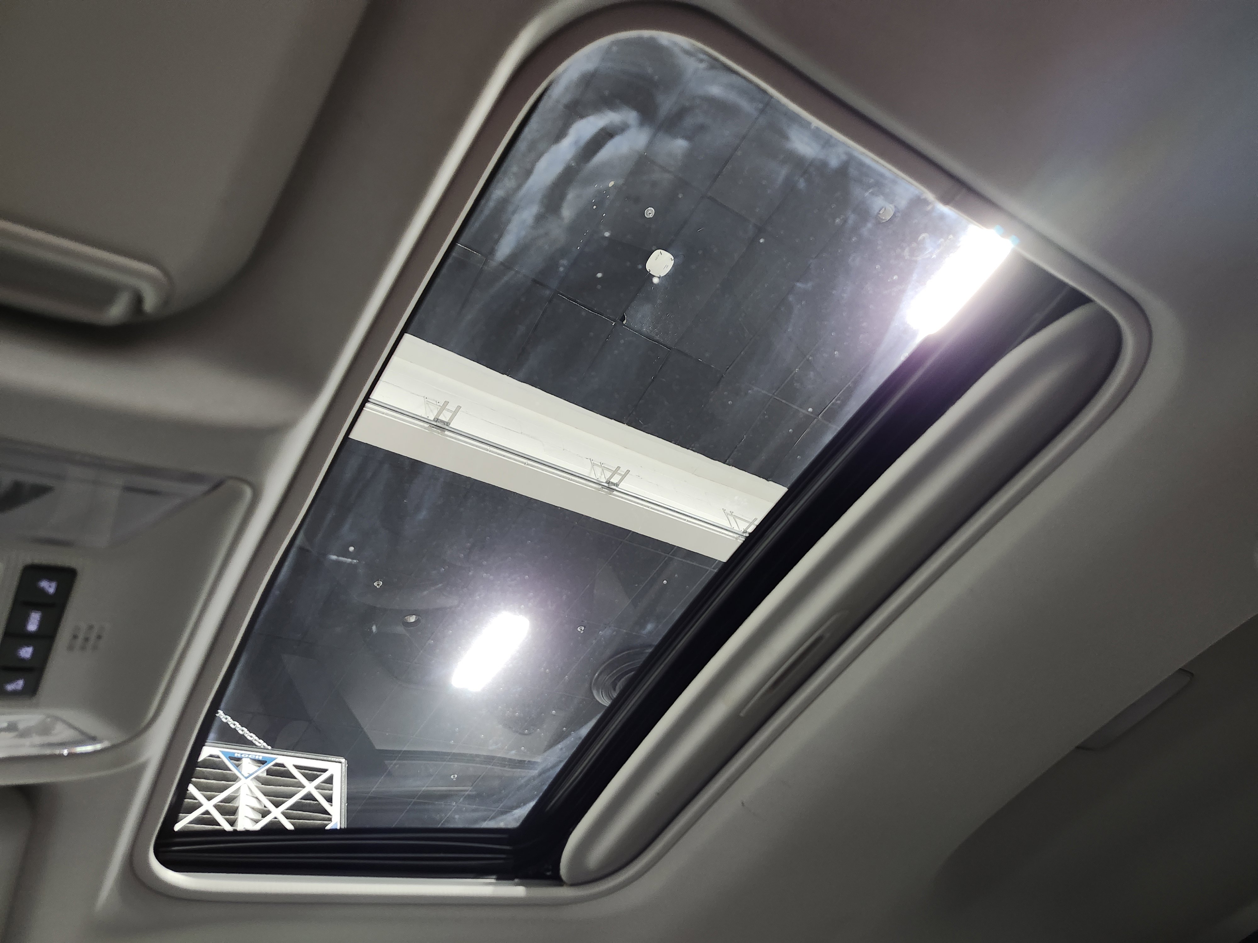 Used 2023 Toyota RAV4 Limited image 2