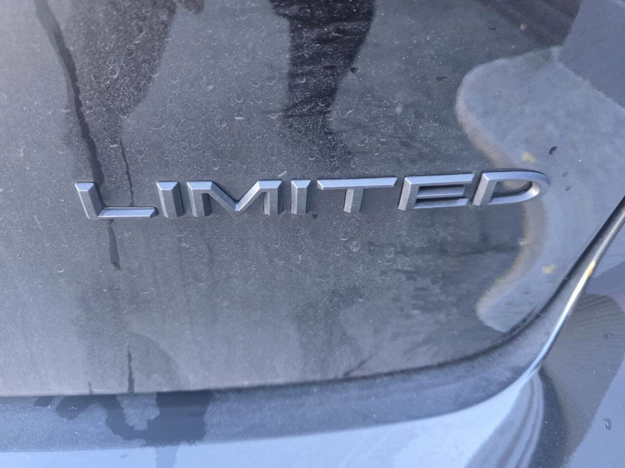 Used 2023 Chrysler Pacifica Limited w/ S Appearance Package image 17