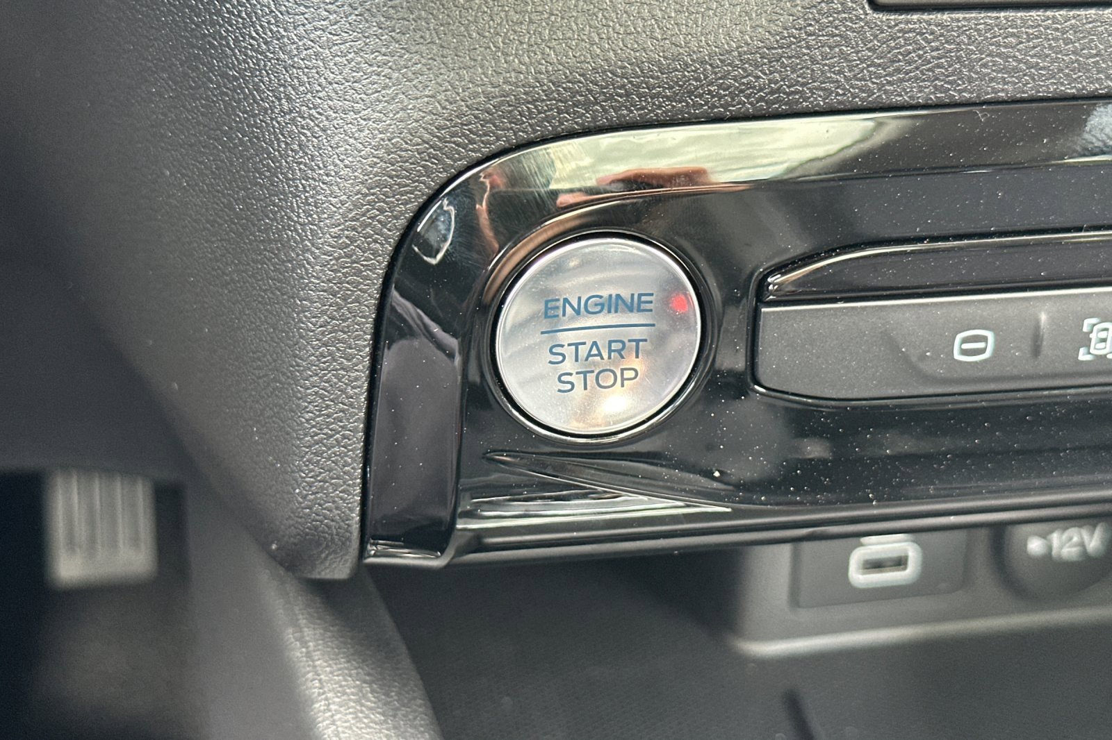 New 2025 Ford Escape SE w/ Class II Trailer Tow Package image 23