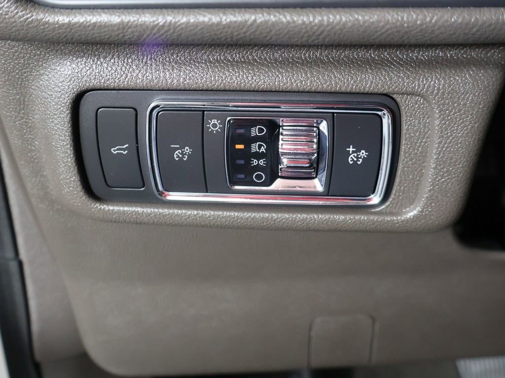 Used 2022 Lincoln Corsair FWD w/ Premium Package image 39