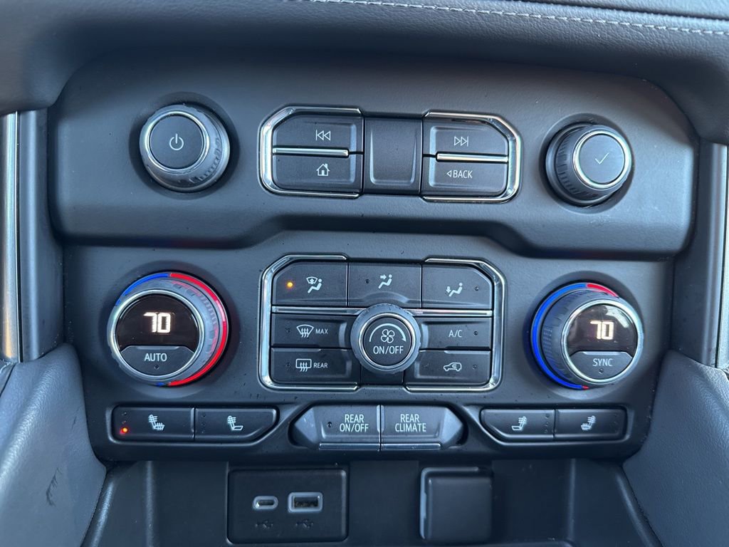 Used 2022 Chevrolet Suburban Z71 image 31