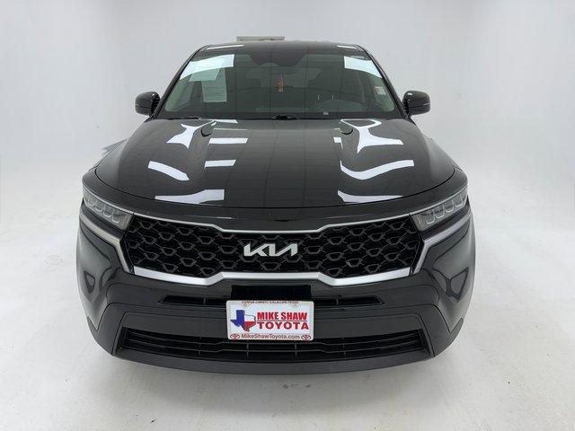 Used 2022 Kia Sorento LX image 3