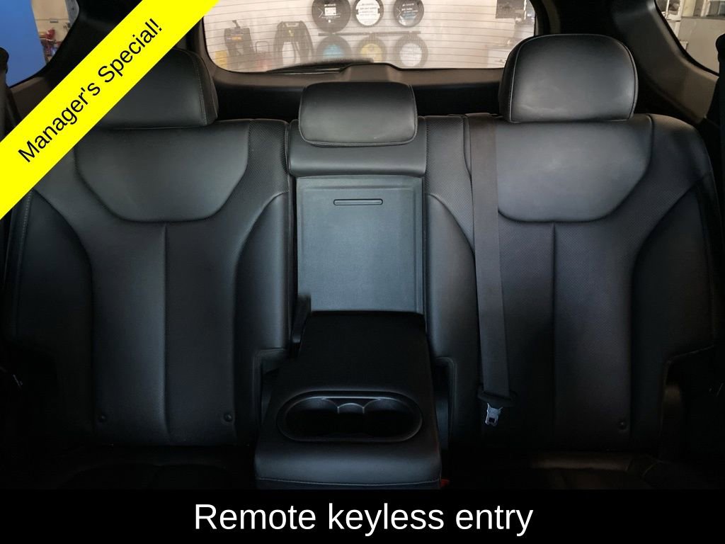 Used 2023 Hyundai Santa Fe SEL w/ Premium Package image 14