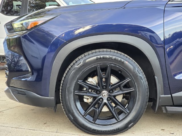 Certified 2025 Toyota Grand Highlander FWD image 7