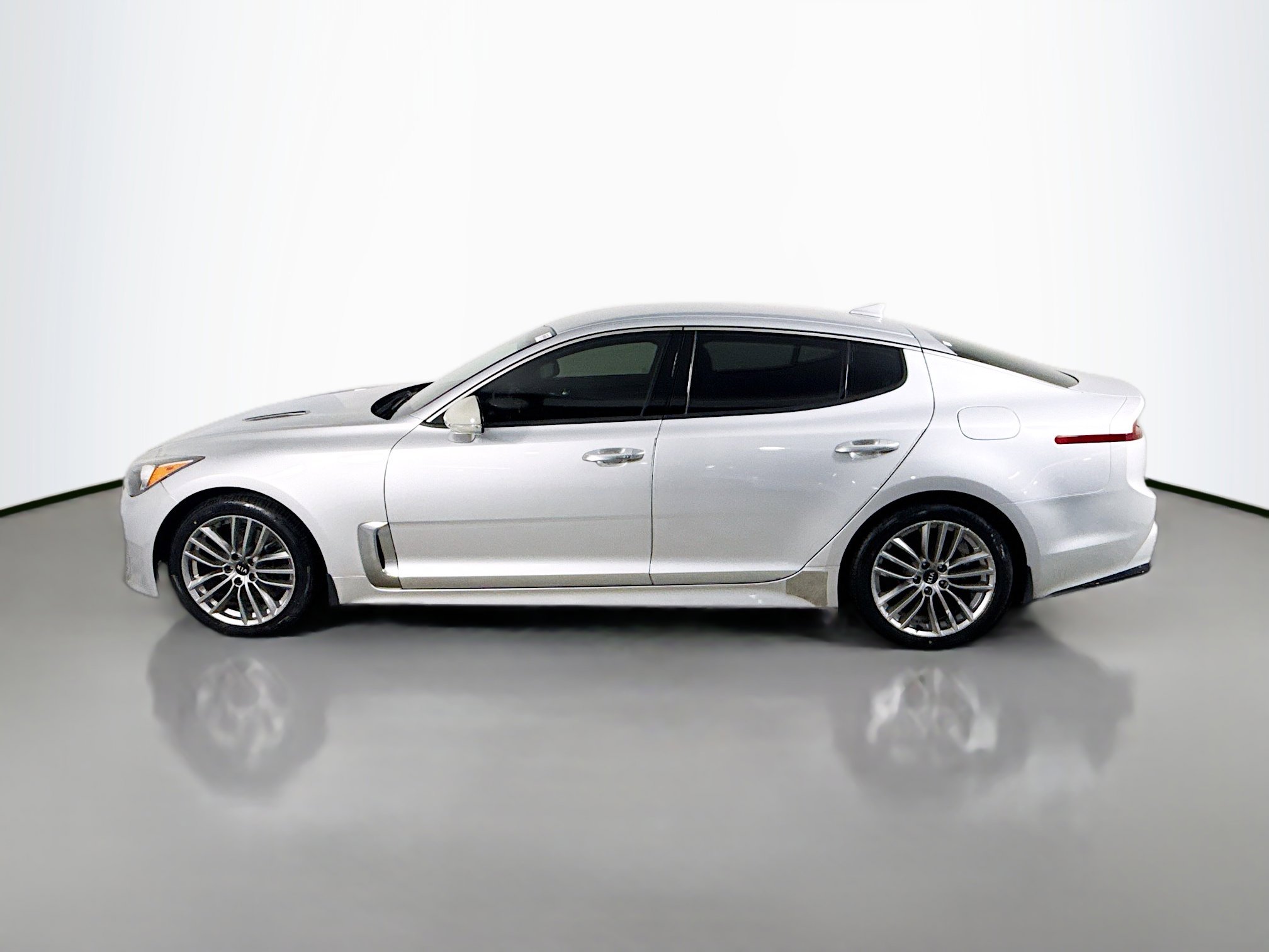 Used 2018 Kia Stinger image 6