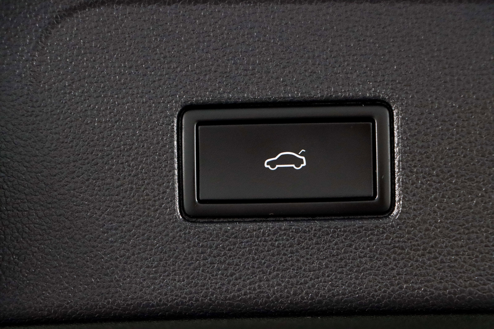 Used 2023 Volkswagen Atlas SEL R-Line image 33