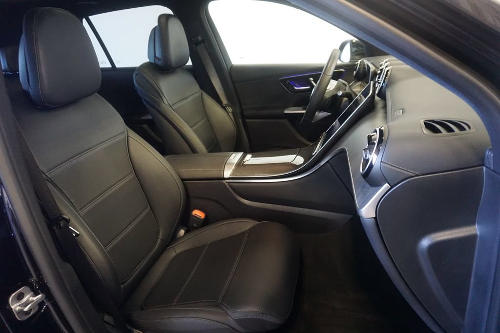 Used 2024 Mercedes-Benz GLC 300 4MATIC image 25