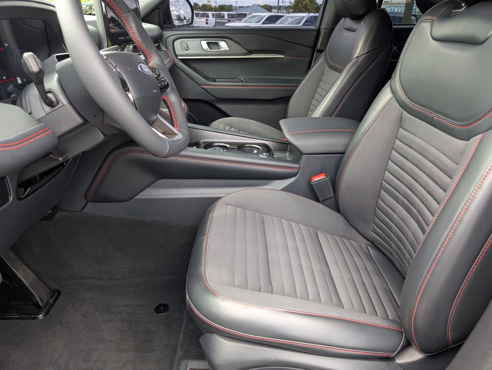 Used 2025 Ford Explorer ST-Line w/ Premium Package RWD image 21