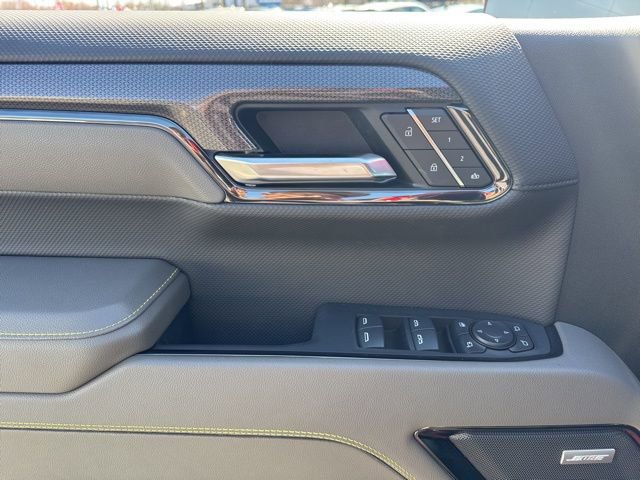 Used 2025 Chevrolet Silverado 1500 ZR2 w/ Technology Package image 10
