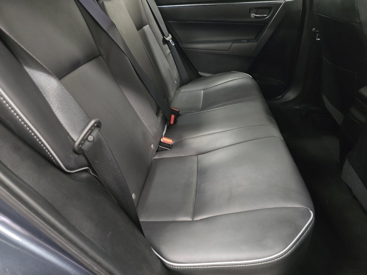 Used 2016 Toyota Corolla S Premium image 20