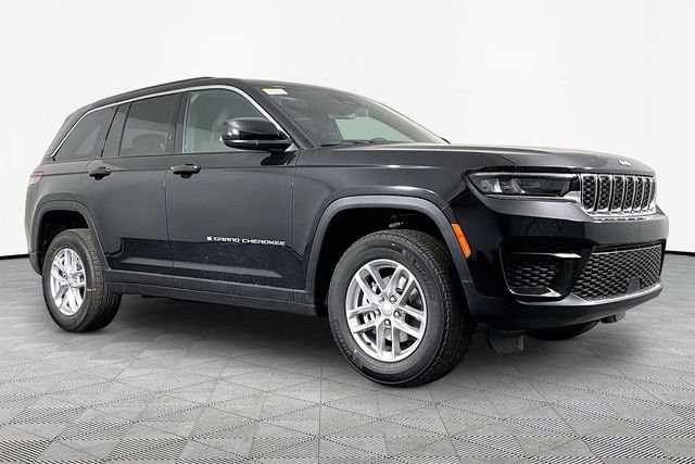 New 2026 Jeep Grand Cherokee Laredo RWD image 3