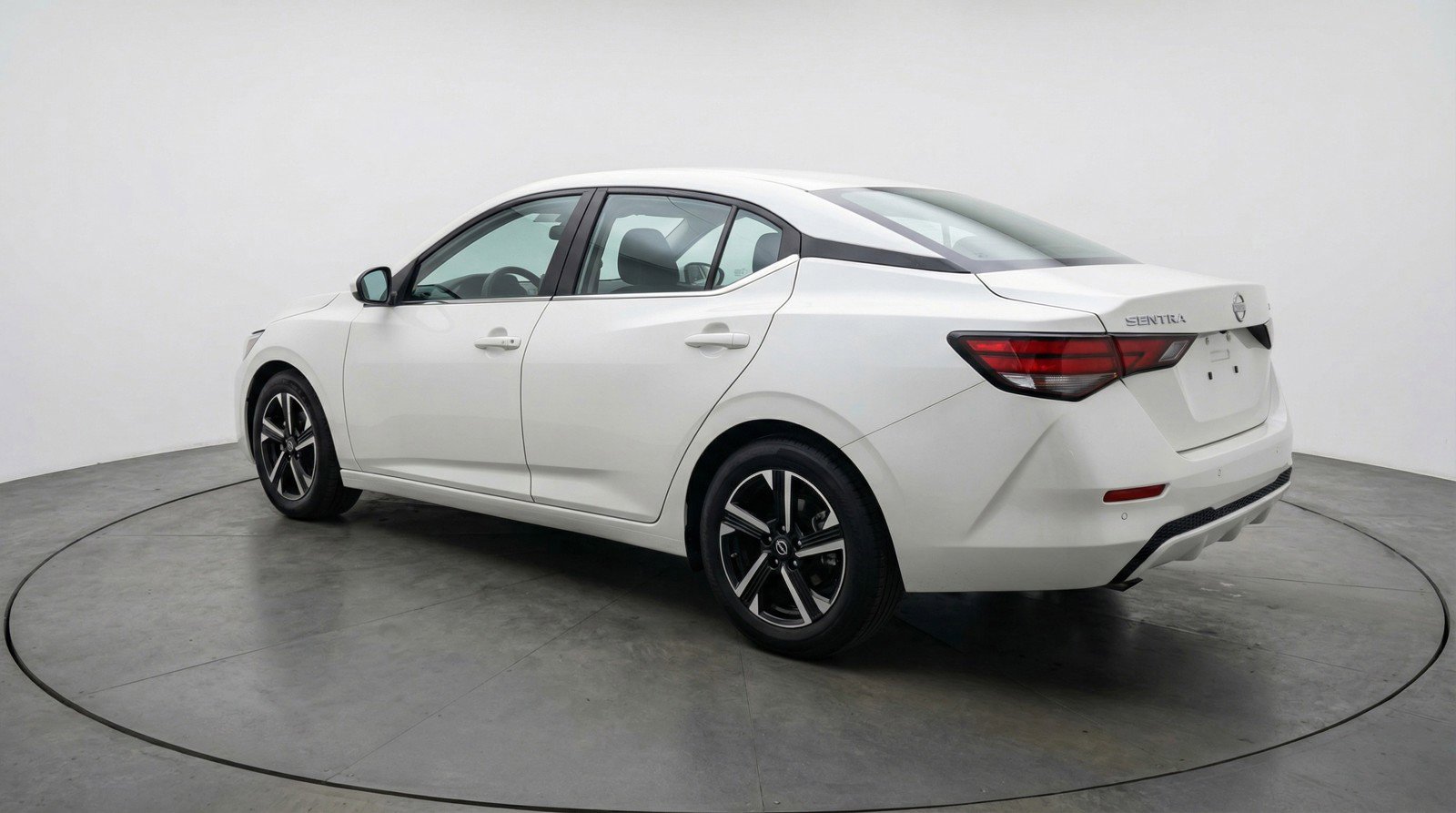 Used 2025 Nissan Sentra SV image 6