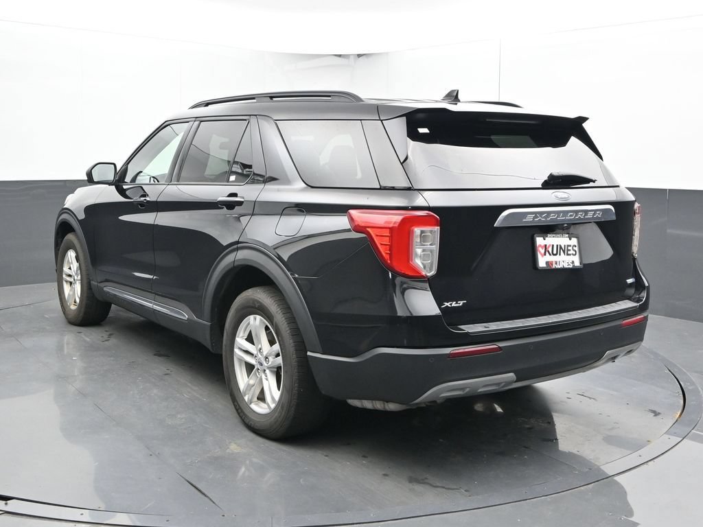 Used 2020 Ford Explorer XLT w/ Equipment Group 202A AWD/4WD image 10
