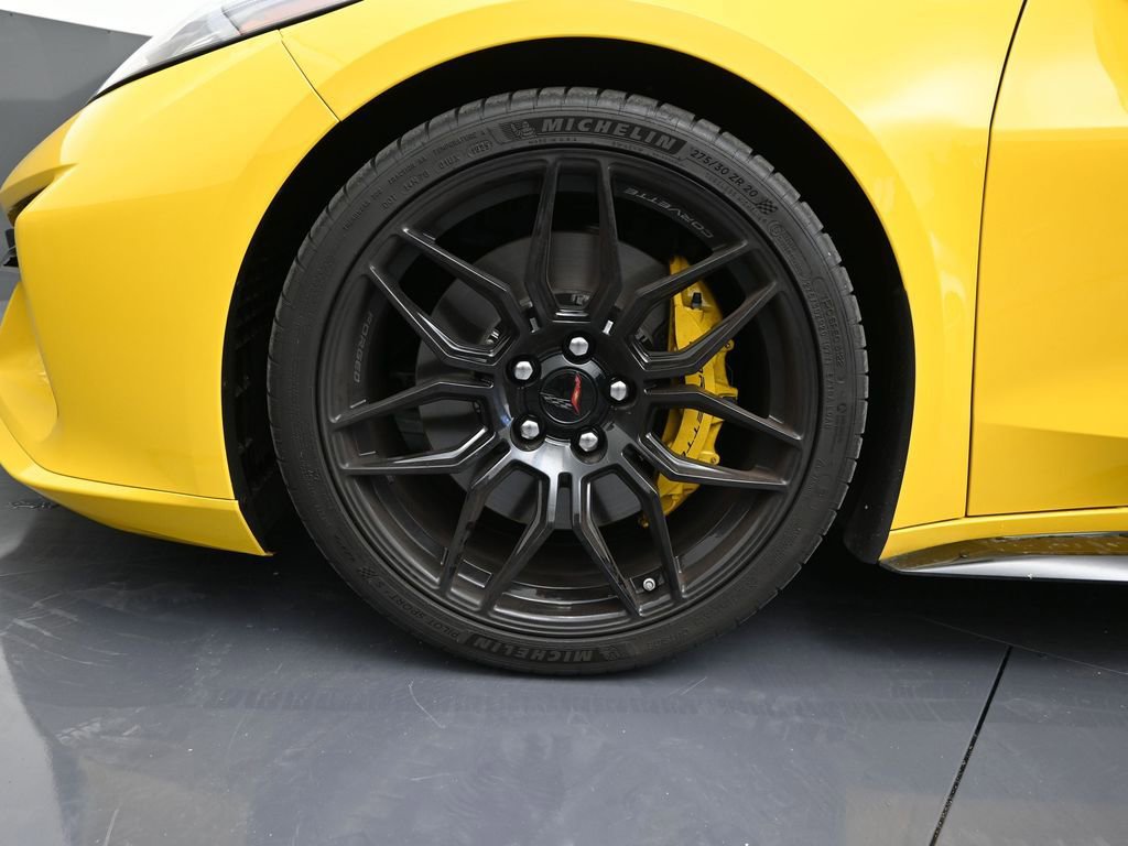 Used 2025 Chevrolet Corvette Z06 w/ Stealth Interior Trim Package RWD image 9