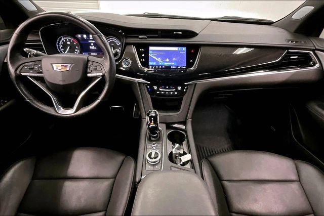 Used 2024 Cadillac XT6 Sport w/ Technology Package image 16