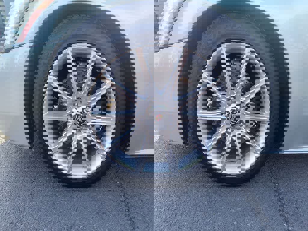 Used 2006 Cadillac XLR V image 10