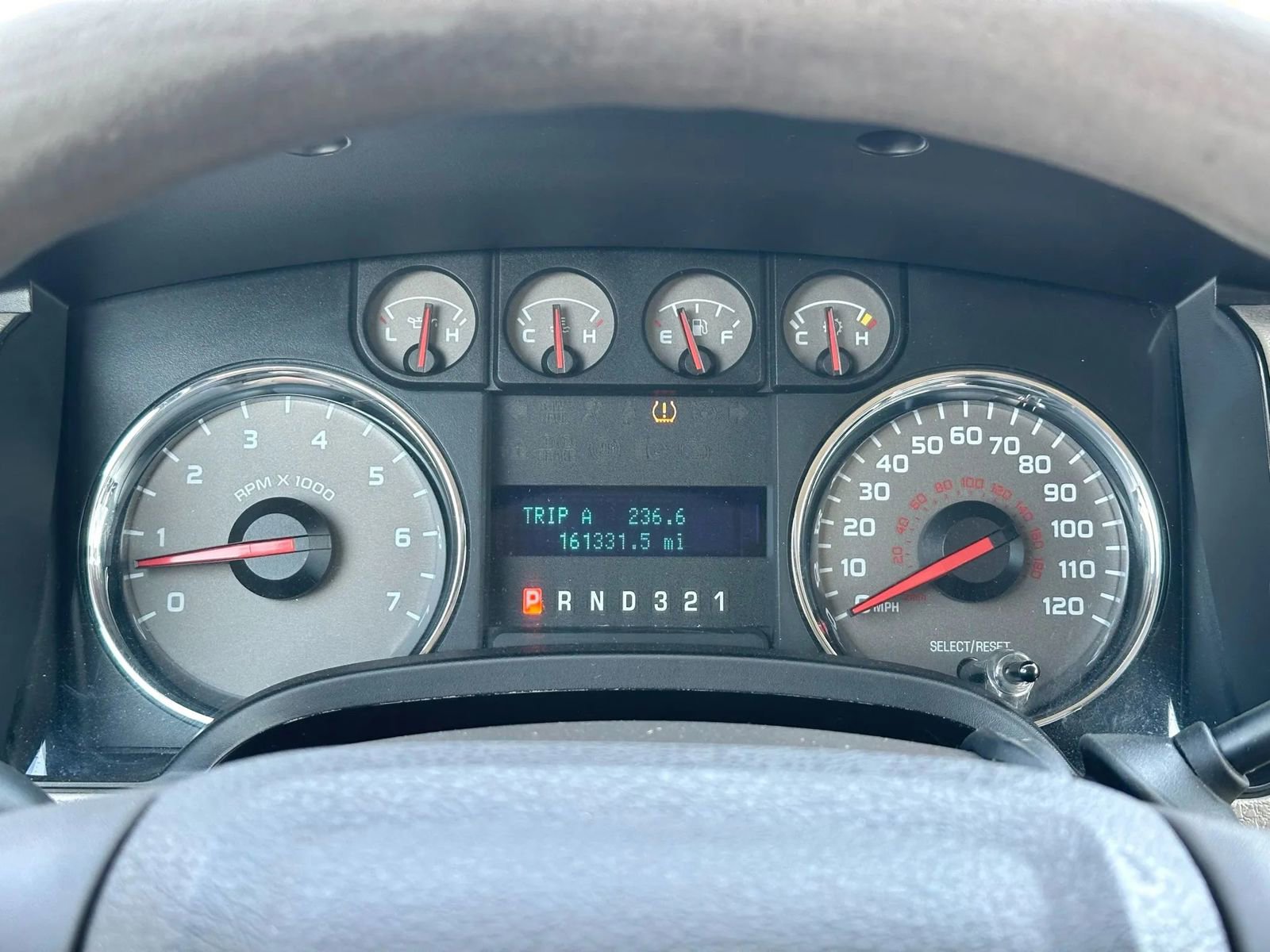 Used 2010 Ford F150 XLT image 18