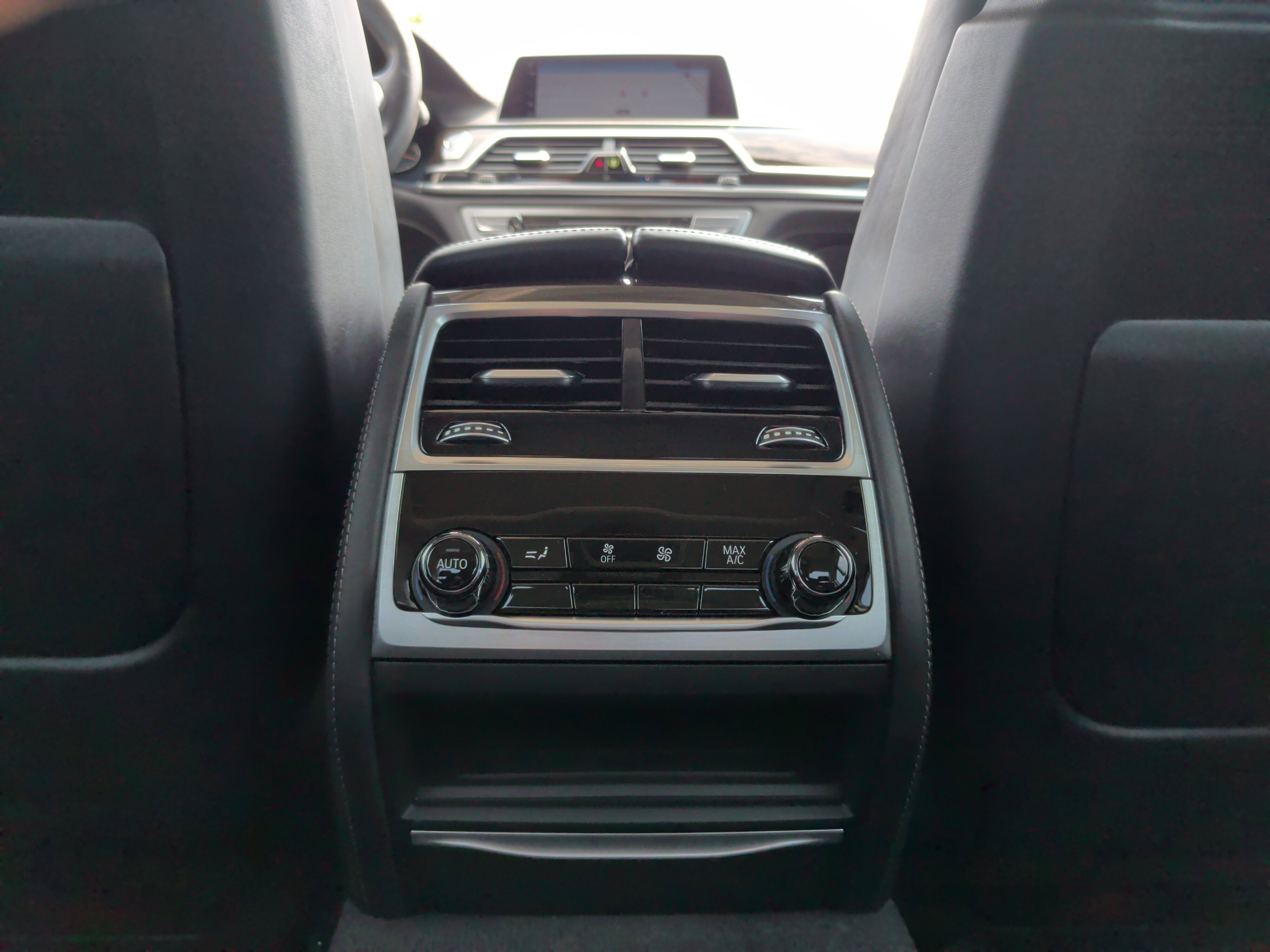 Used 2016 BMW 740i RWD image 32