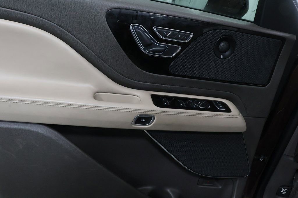 Used 2020 Lincoln Aviator Reserve w/ Elements Package Plus image 21