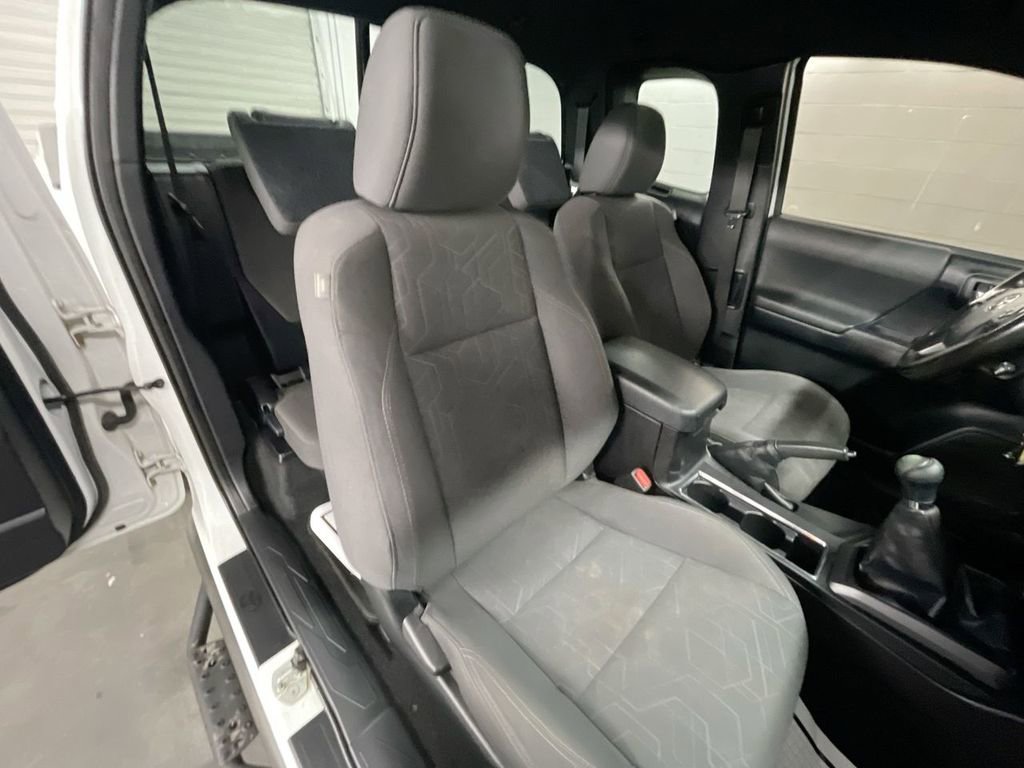 Used 2016 Toyota Tacoma TRD Sport image 25