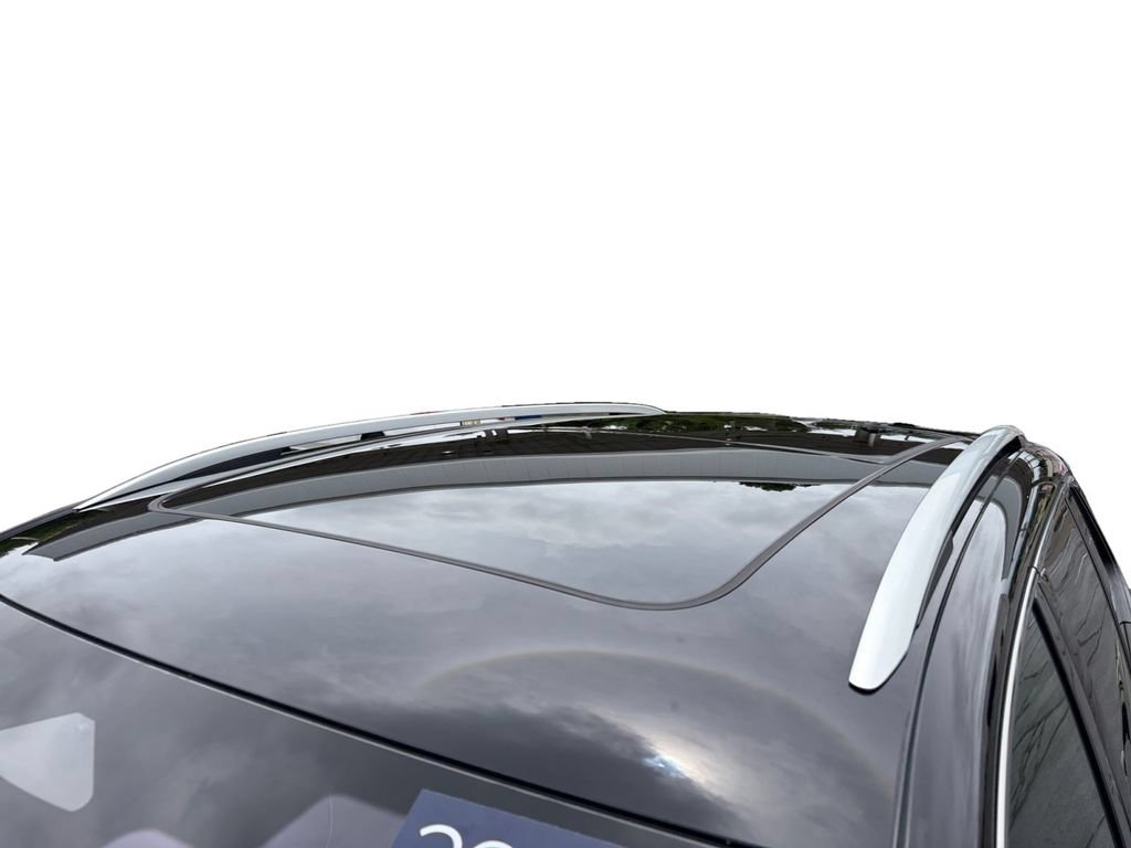Certified 2025 Volkswagen Tiguan SEL R-Line AWD/4WD image 13