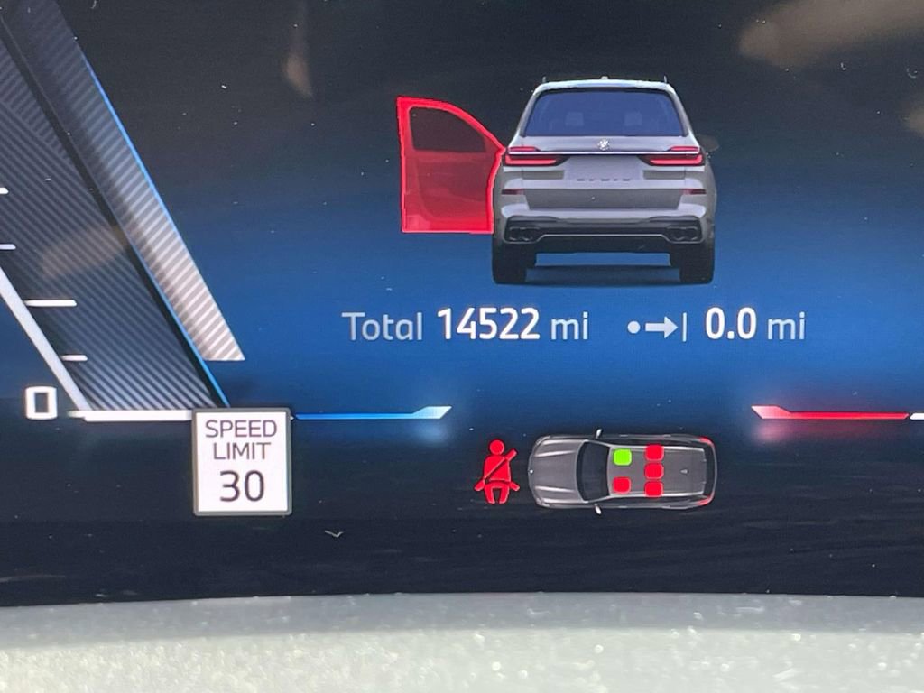 Used 2025 BMW X7 M60i w/ Executive Package image 28