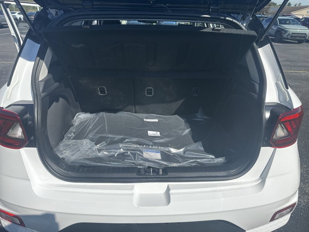 New 2026 Hyundai Venue SEL FWD image 29