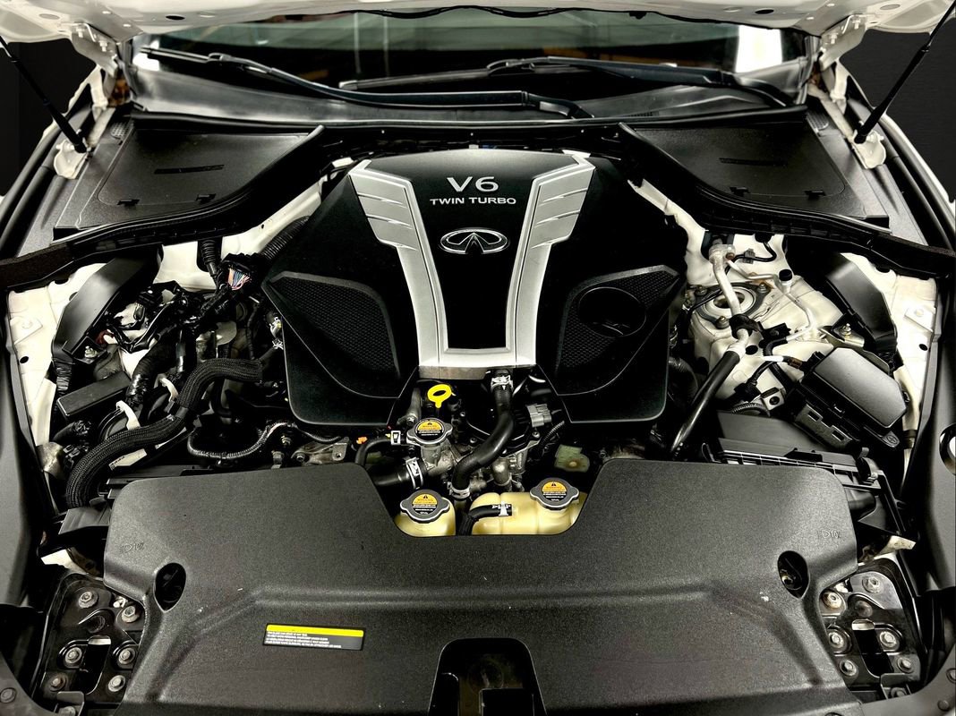 Used 2018 INFINITI Q60 Red Sport 400 w/ Sensory Package 3.0T Sport AWD/4WD image 37