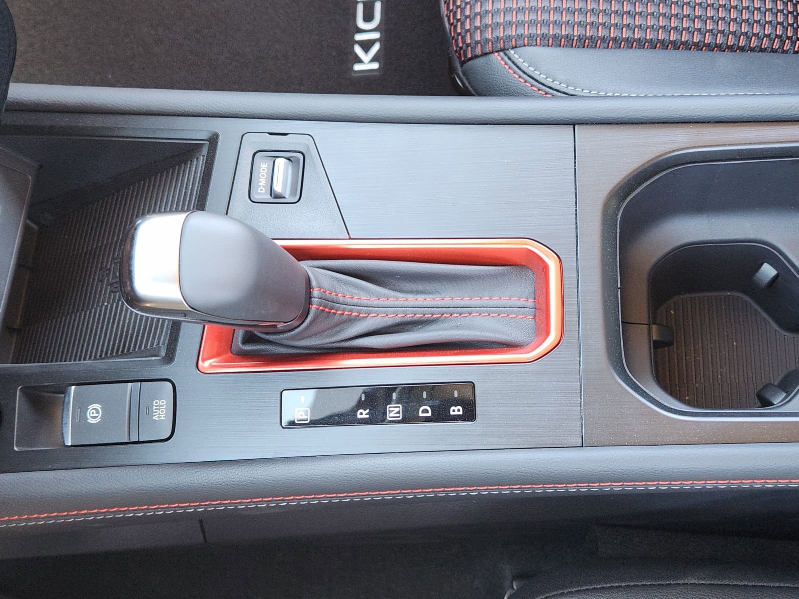 New 2026 Nissan Kicks SR w/ Cold Weather Package image 19