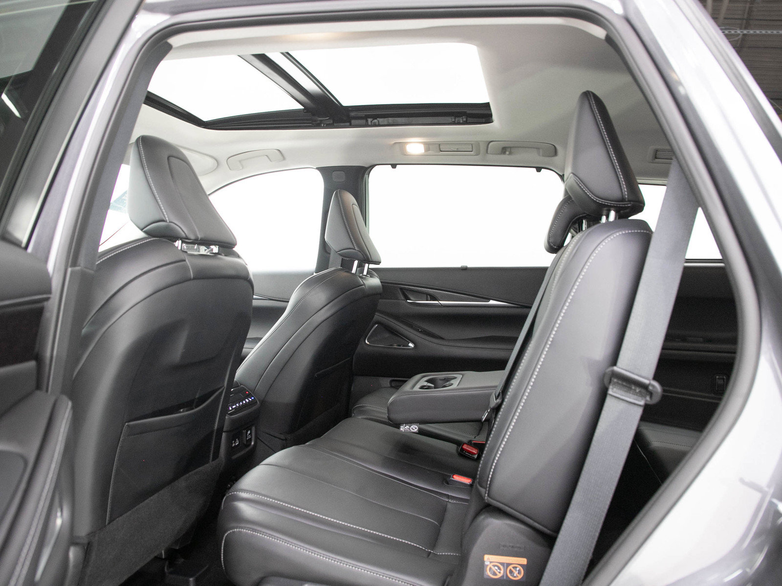 Used 2023 INFINITI QX60 Sensory AWD/4WD image 16