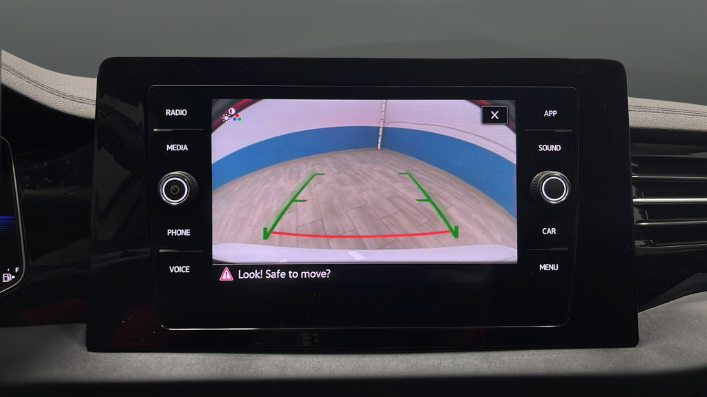 Used 2025 Volkswagen Jetta SE w/ Sunroof Package FWD image 14