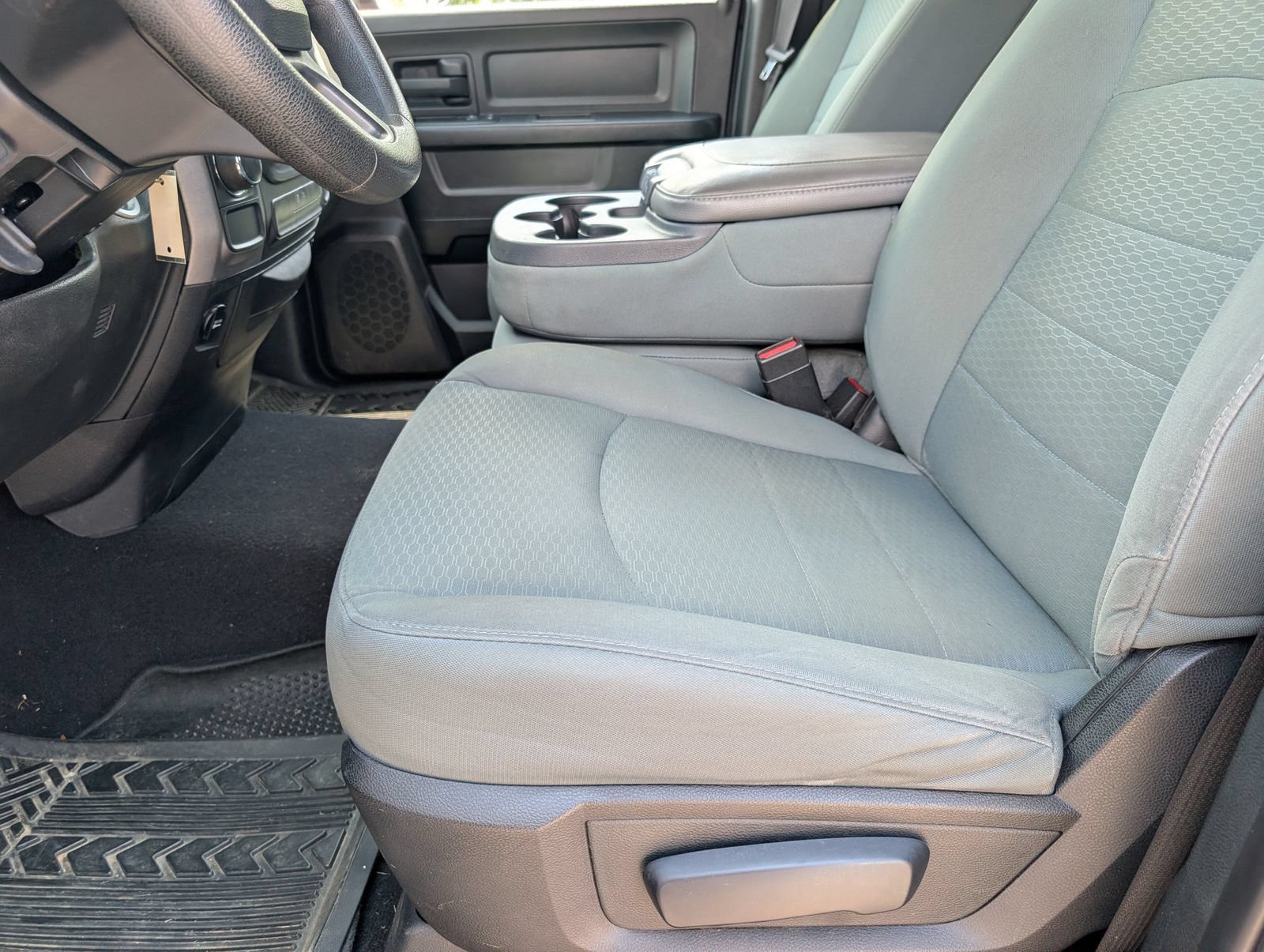 Used 2014 RAM 1500 Express RWD image 7