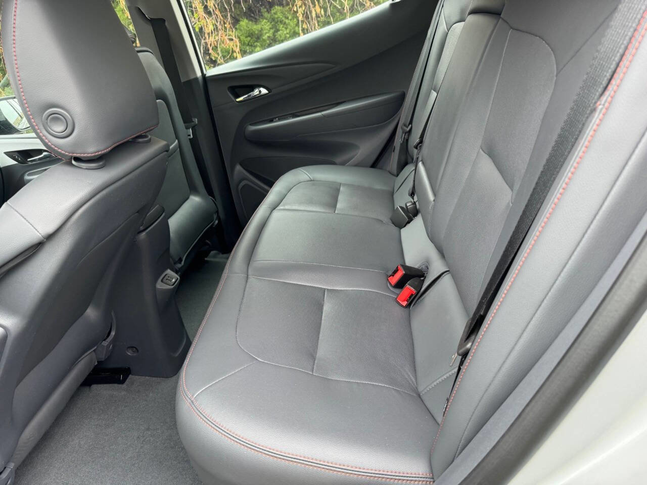 Used 2021 Chevrolet Bolt Premier w/ Infotainment Package FWD image 10