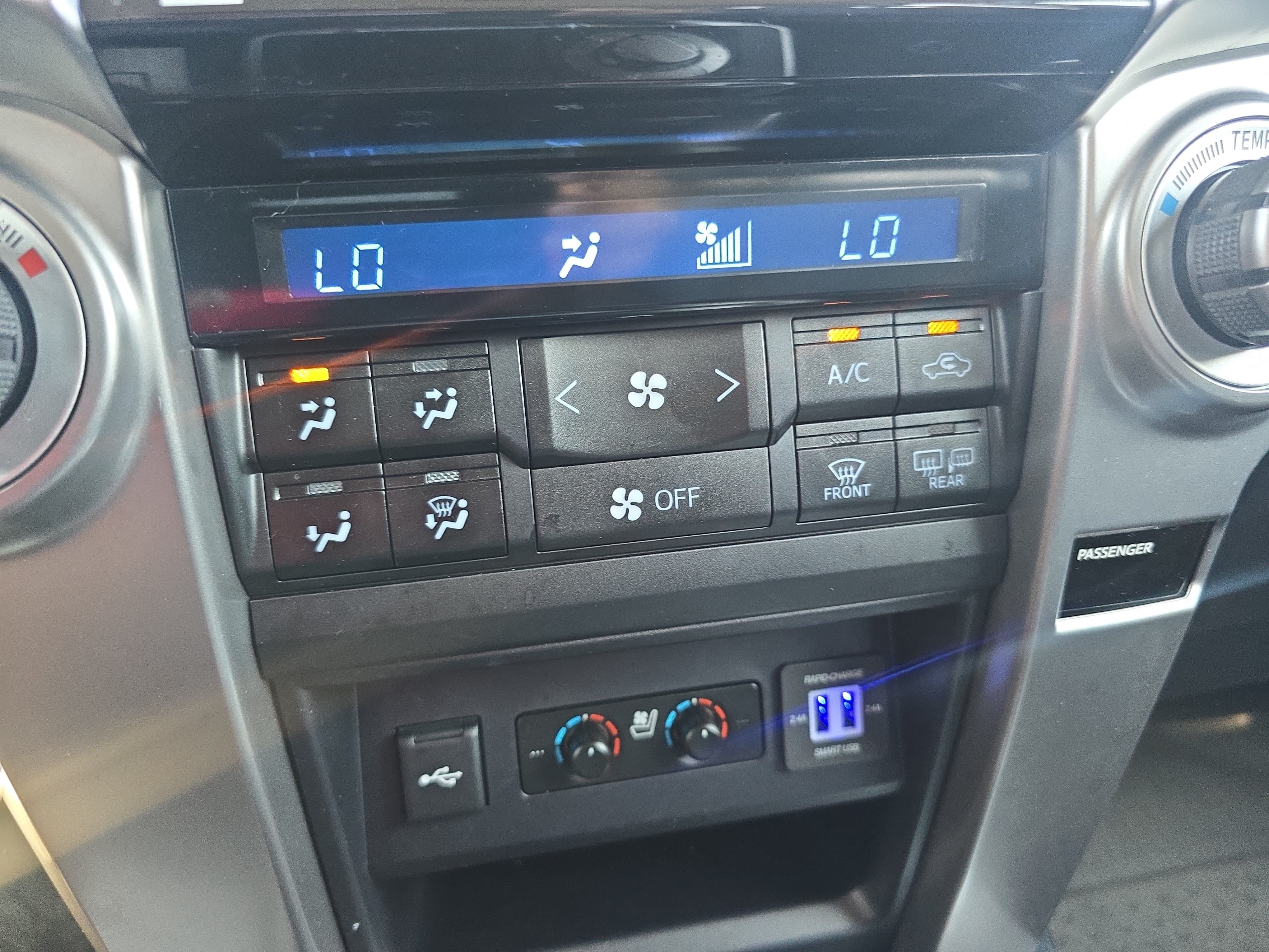 Used 2022 Toyota 4Runner Limited AWD/4WD image 23