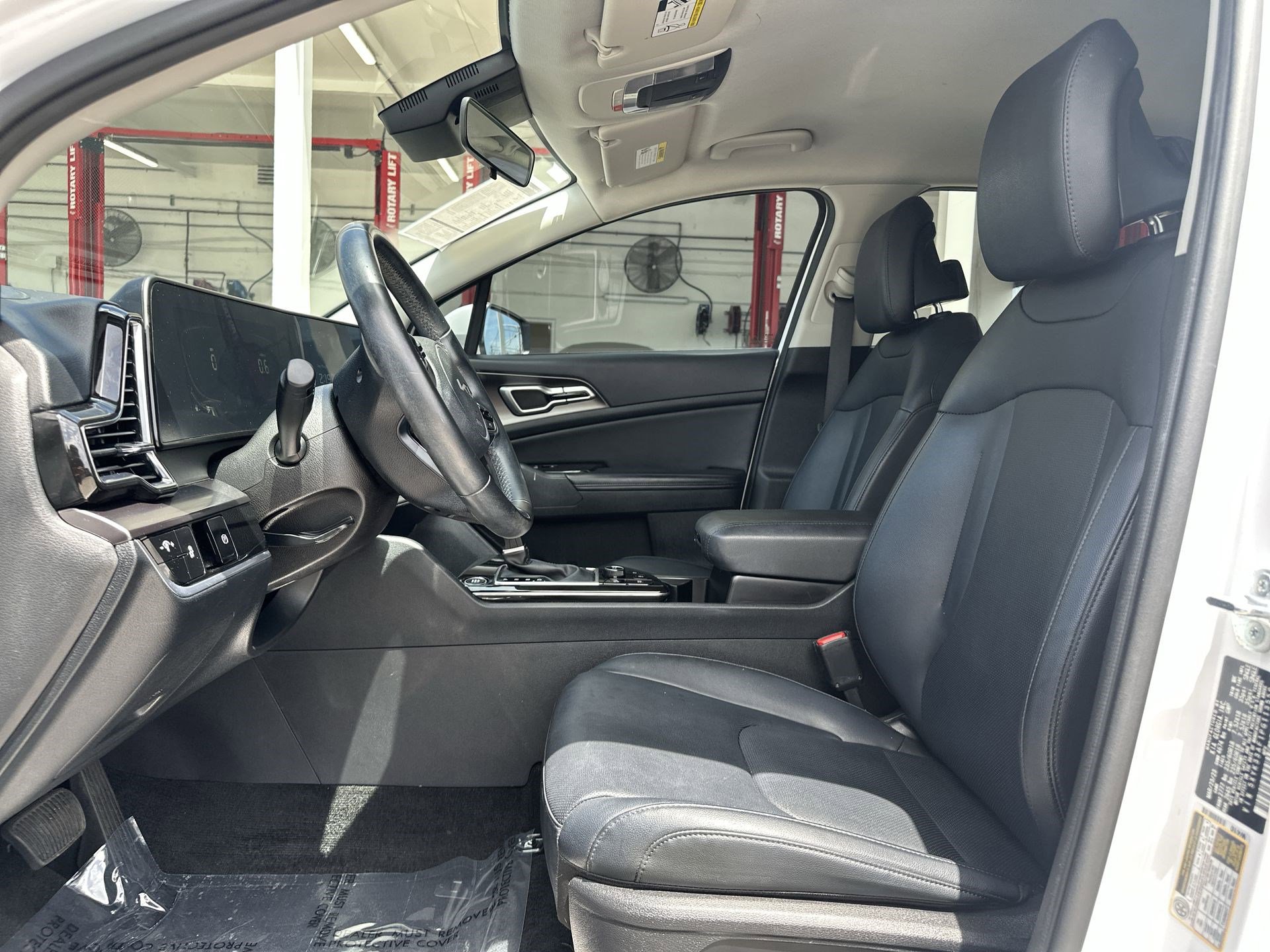 Used 2023 Kia Sportage EX FWD image 13