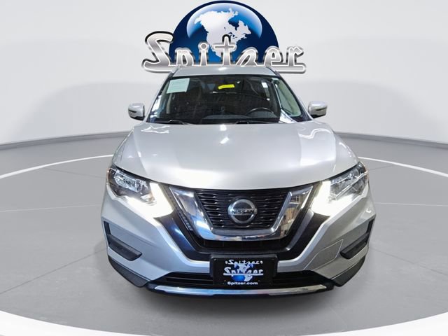 Used 2018 Nissan Rogue SV image 3
