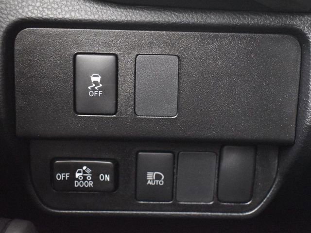 Used 2022 Toyota Tacoma SR5 w/ Technology Package image 23