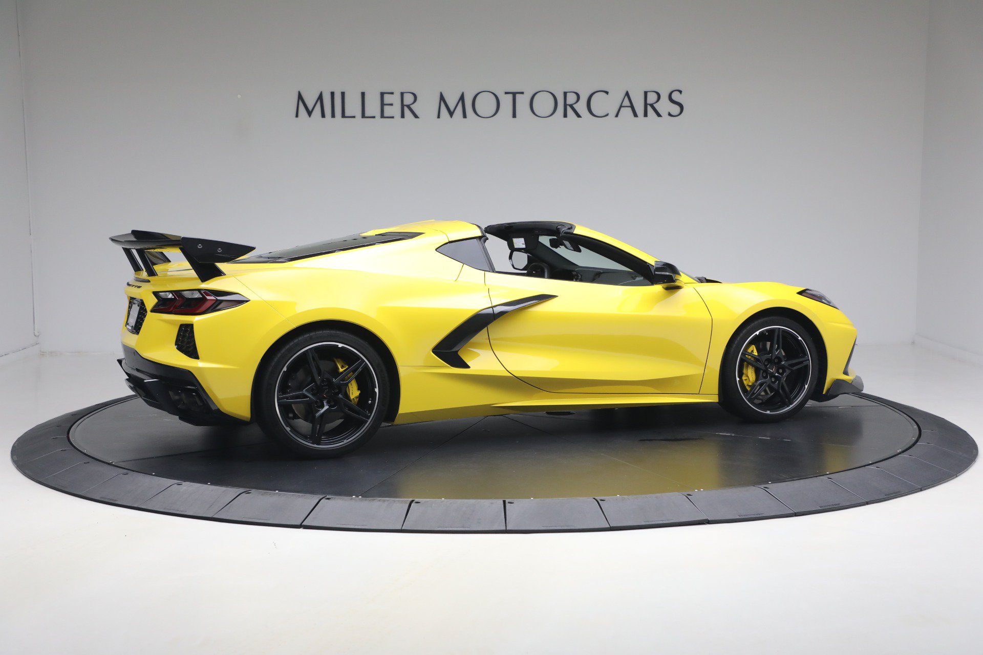 Used 2025 Chevrolet Corvette Stingray Coupe w/ Battery Protection Package RWD image 9