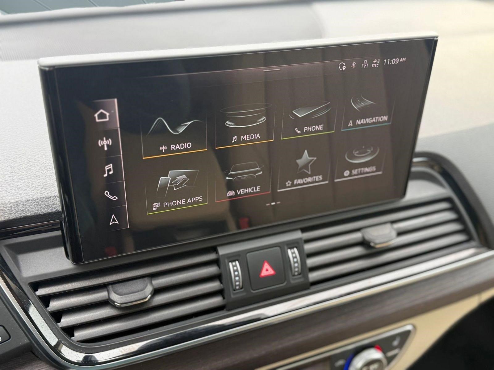 Used 2023 Audi Q5 2.0T Premium w/ Convenience Package image 24