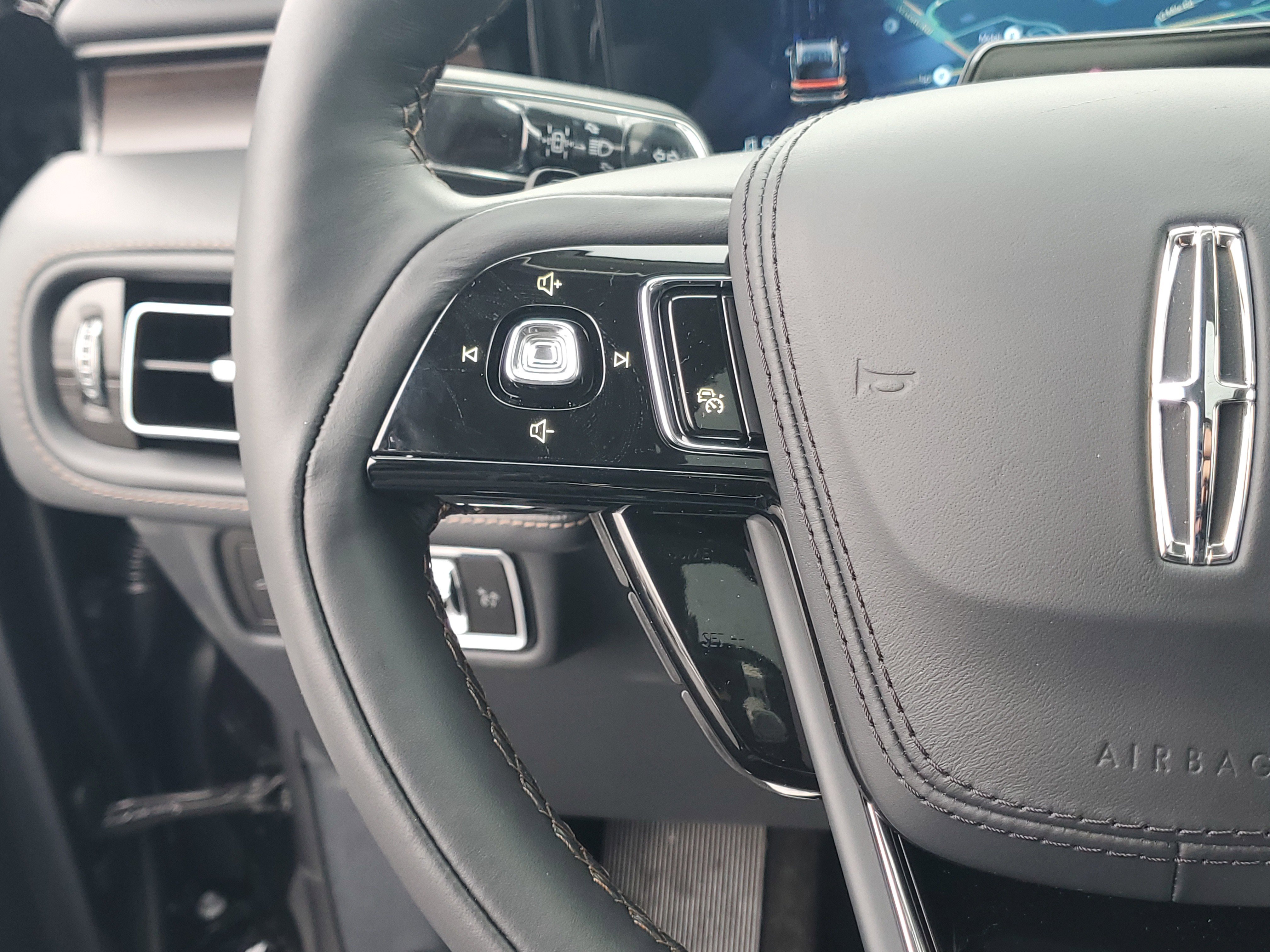 New 2026 Lincoln Aviator Reserve image 17