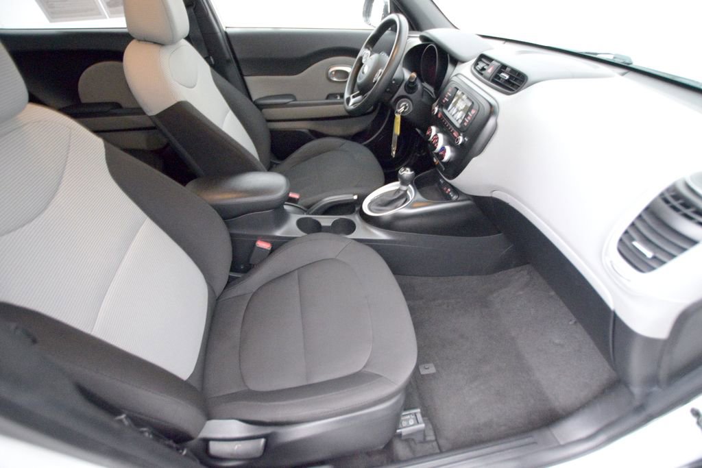 Used 2018 Kia Soul image 16